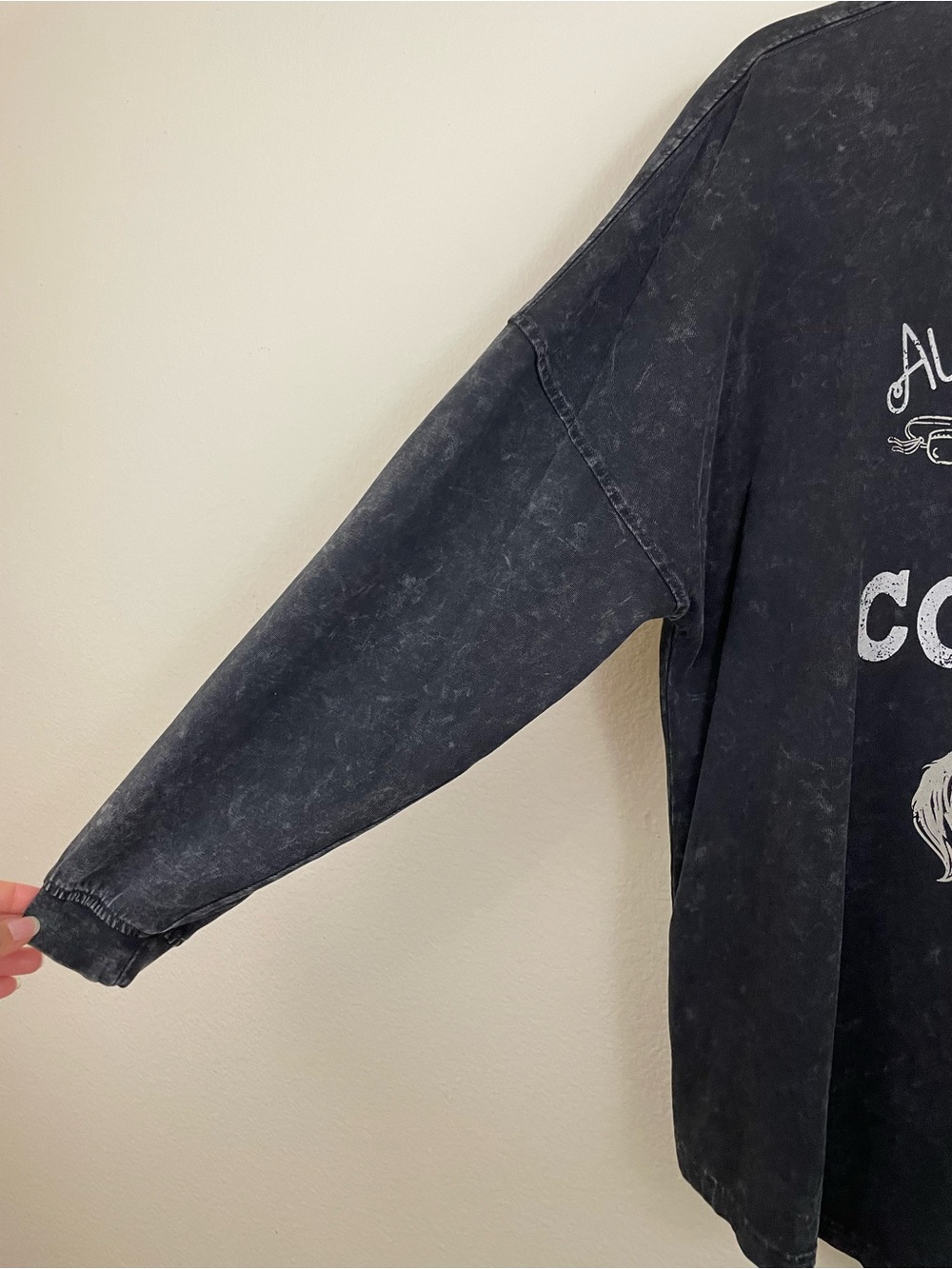 Ariat Black Mineral Washed Cowgirl Era Long Sleeve Oversized Tee Shirt Size M - Picture 5 of 10